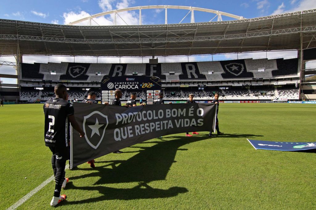JUNHO/20: Botafogo protesta contra a volta do futebol no Rio de Janeiro VITOR SILVA / AFP 