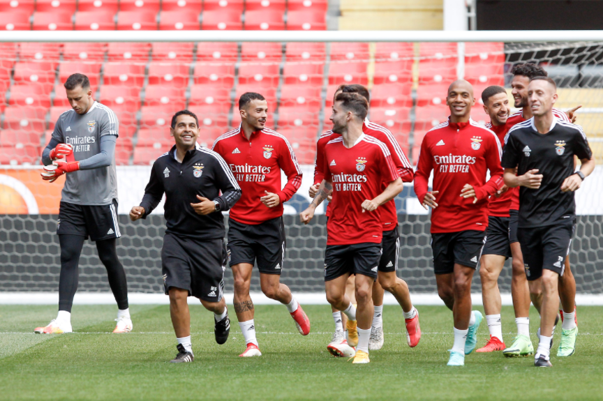 Jogadores do Benfica na preparação para a estreia oficial na temporada pela Liga dos Campeões