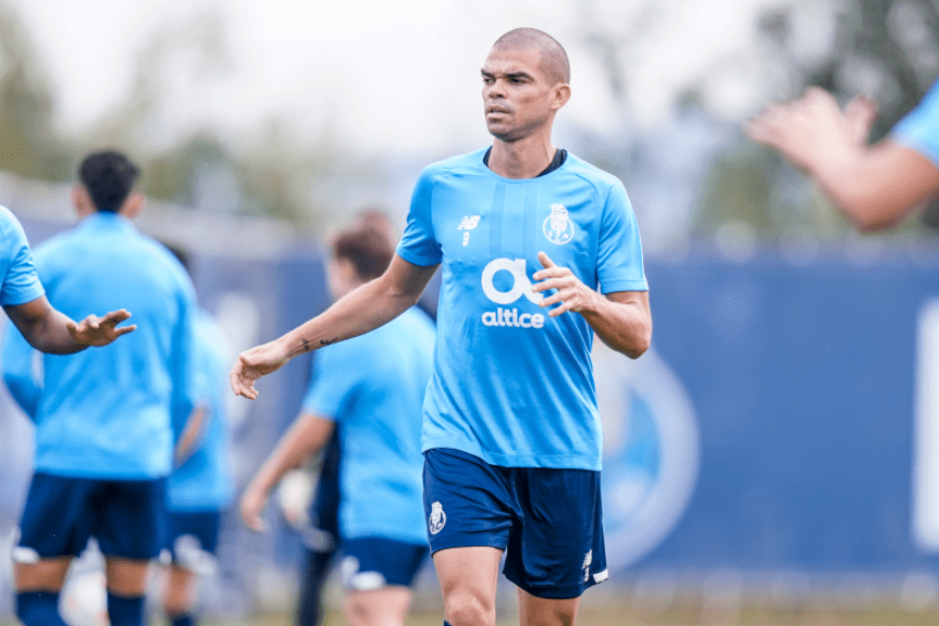 Pepe na preparação da partida do Porto contra o Atlético de Madrid