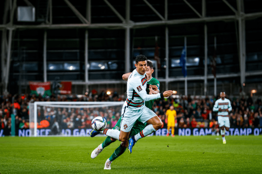 Cristiano Ronaldo parou na marcação irlandesa