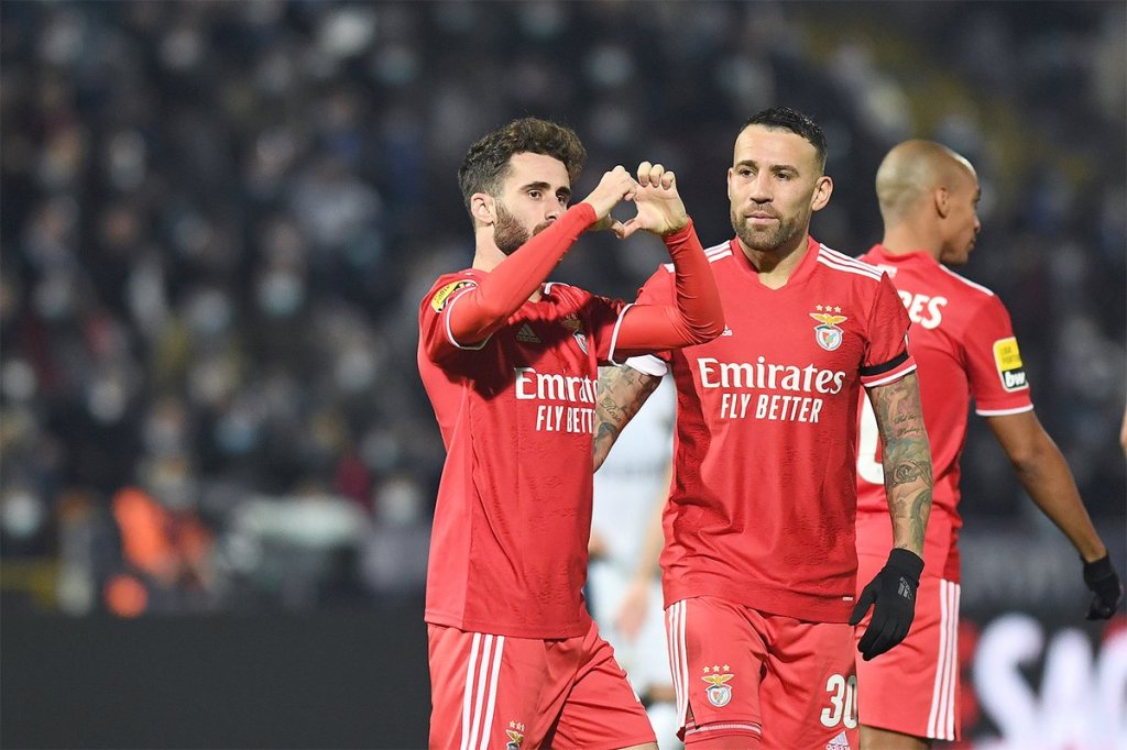 O cara do jogo: Rafa fez chover na Luz com 4 assistências e 1 gol. Reprodução: @playmaker_PT