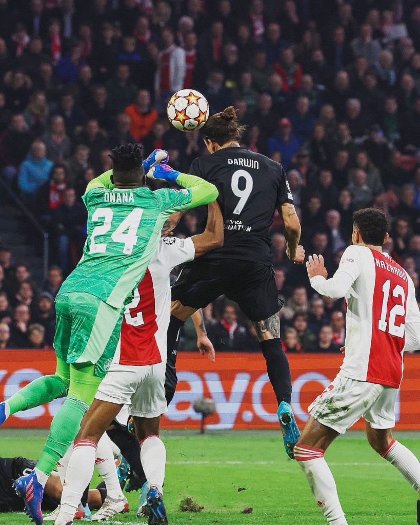 Darwin subiu, marcou e classificou o Benfica na Liga dos Campeões (Reprodução: @SLBenfica)